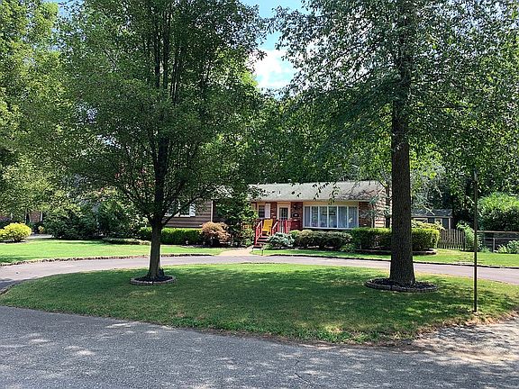 Corner property w/ lake view