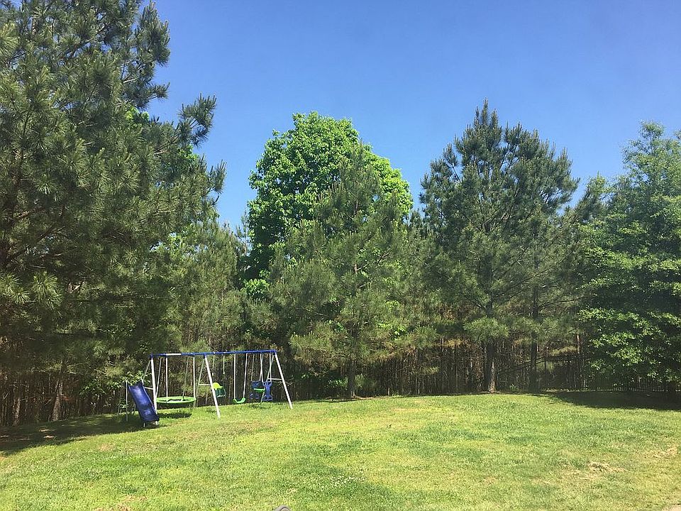 2nd image of 812 Twin Lakes Cv