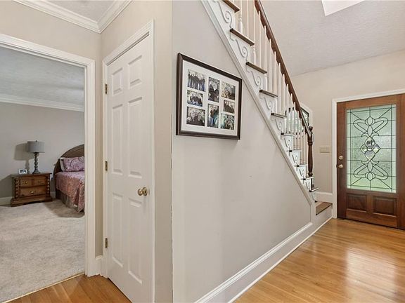 5th image of 83 Russell Rd