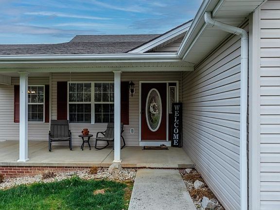 3rd image of 44 Coral Ln