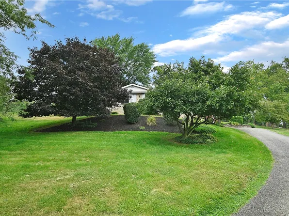 297 Linden Rd N, Canonsburg, PA 15317