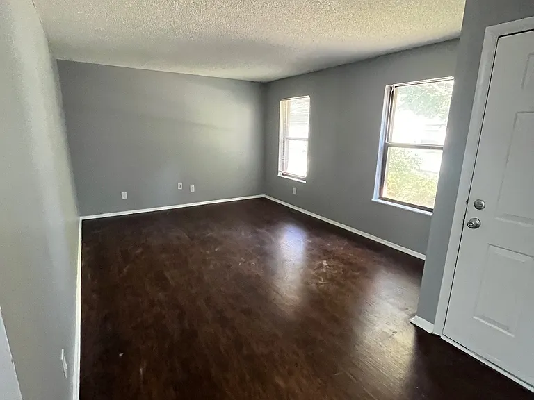 3025 Perinton Pl — Photo 3