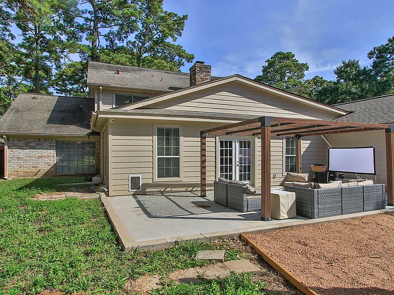 17403 Spicewood Springs Ln — Photo 40