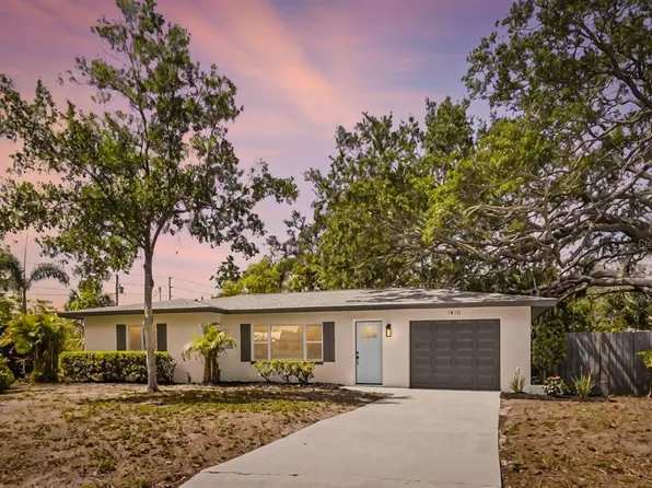 1410 San Charles Dr, Dunedin, FL 34698