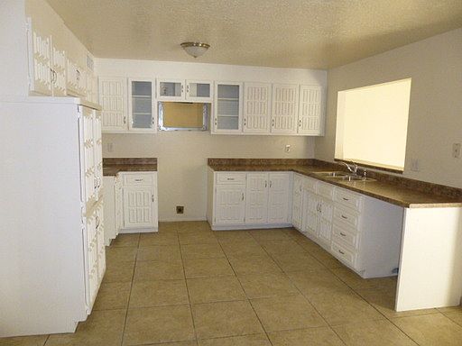 5th image of 2216 N 70th Dr