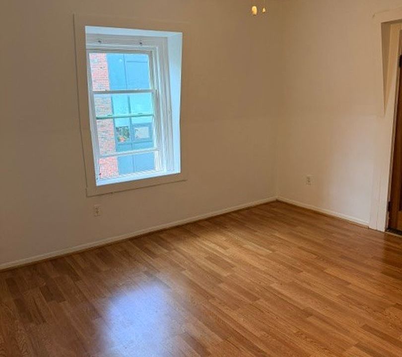 1st image of 284 Lincoln St #2B