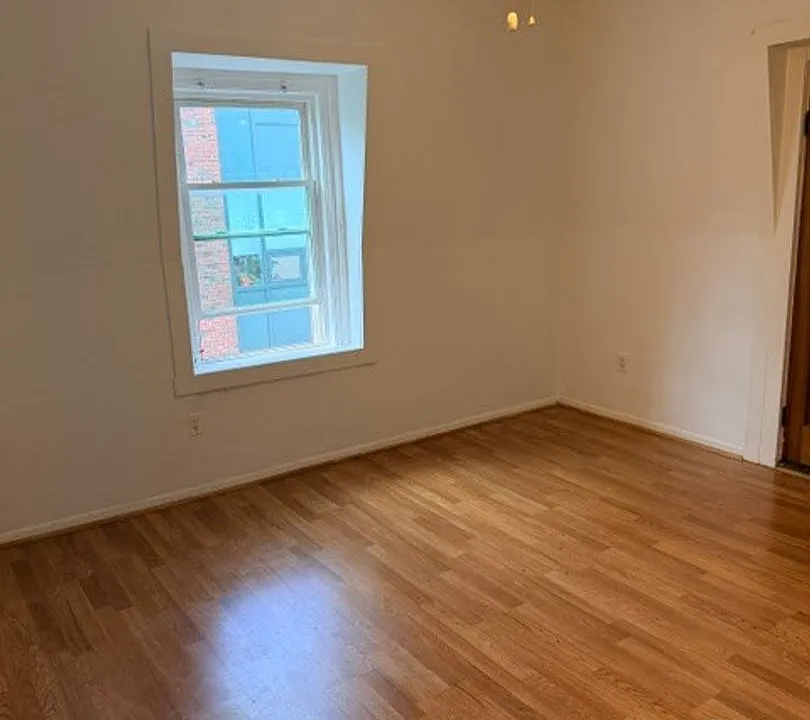 284 Lincoln St #2B