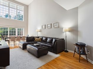 79 Schweinberg Dr, Roseland, NJ 07068
