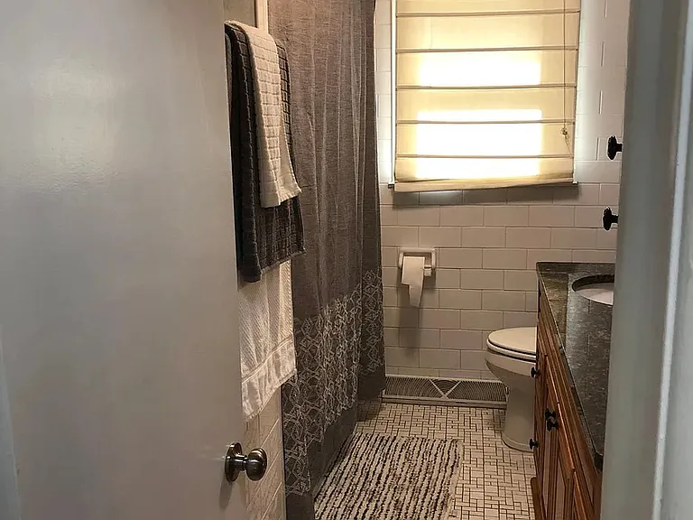 131 N Hillsdale Dr — Photo 6