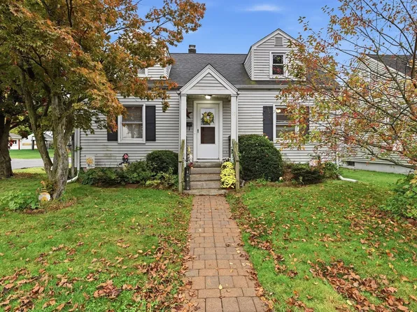 19 Magnolia Ter, Chicopee, MA 01013