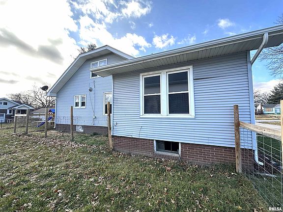 4th image of 750 Warren St