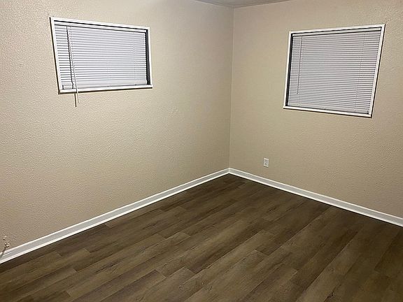 4th image of 1426 E Llano Dr