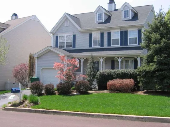 400 Dartmoor Rd, Schwenksville, PA 19473