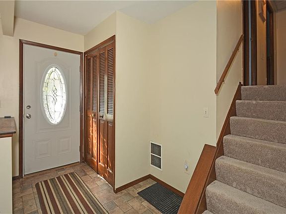 2nd image of 109 Dartmouth Cir