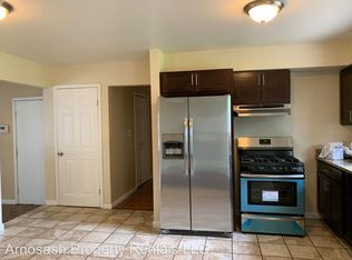 24860 Thorndyke St, Southfield, MI 48033