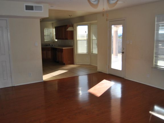 3rd image of 6125 Camden Lake St