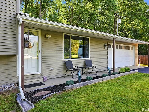3rd image of 3744 Fish Lake Rd