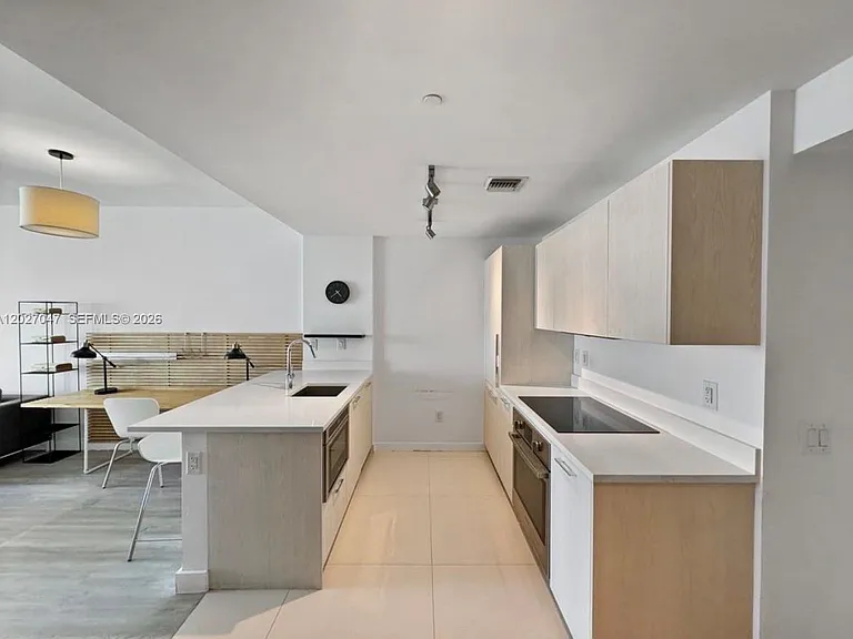 501 NE 31st St #1804 — Photo 8