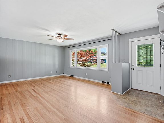 3rd image of 517 Terrace Rd
