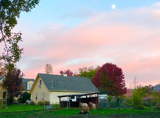 6085 Pioneer Rd #B, Medford, OR 97501