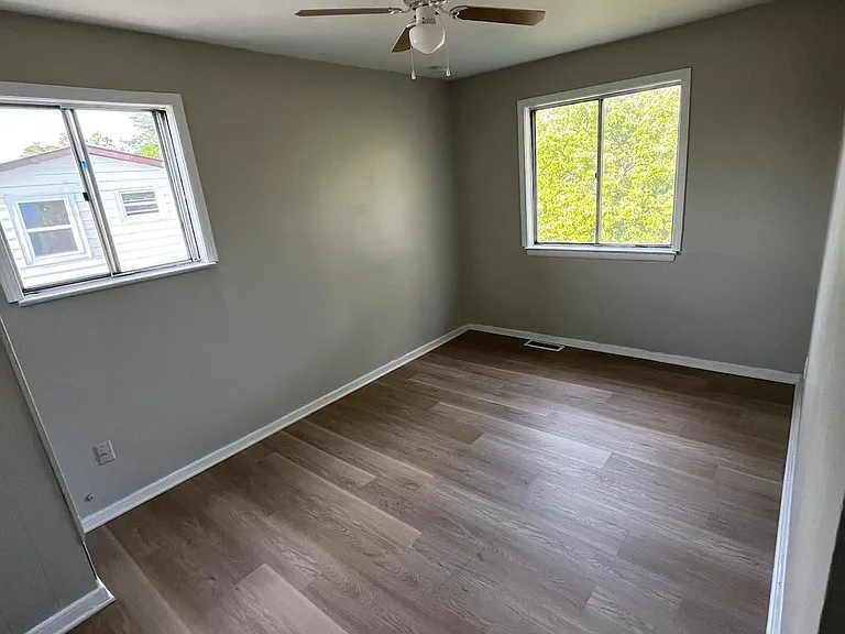 32105 Genessee St — Photo 17