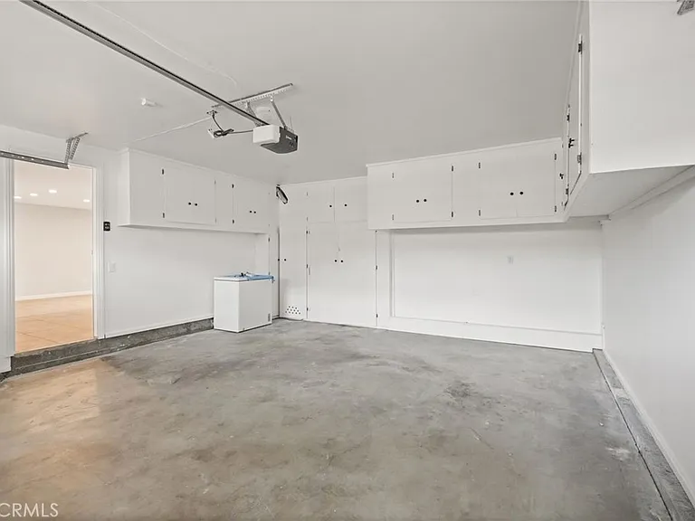 6215 Hesperia Ave — Photo 27