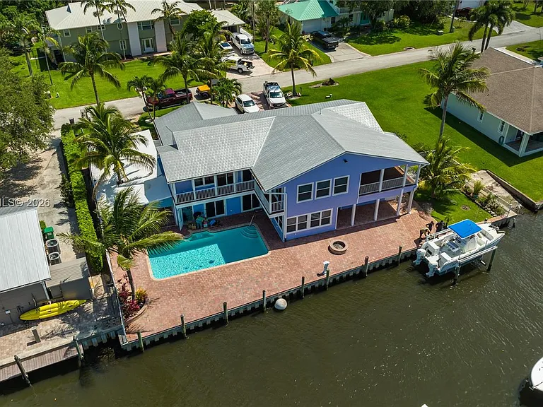 474 Peninsula Dr — Photo 2