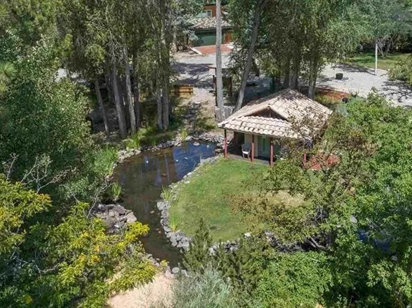 11 State Road 230, El Prado, NM 87529