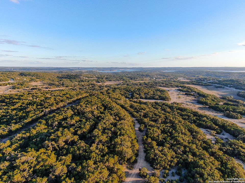 1st image of 2750 FM 484