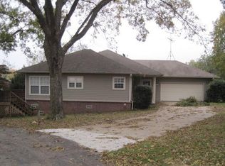 805 Deerwood Cir, Grove, OK 74344