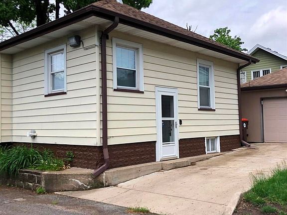 4th image of 2310 N Peoria Ave