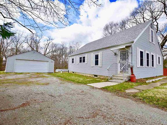 2nd image of 1291 N Woodland Ln