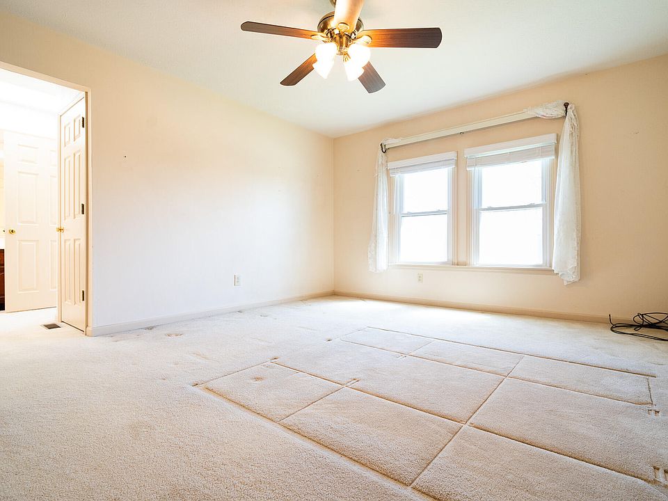 16th image of 11021 Paddock Dr