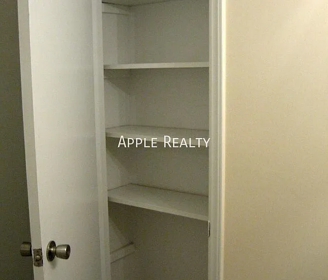 1406 W Markham Ave #B — Photo 12