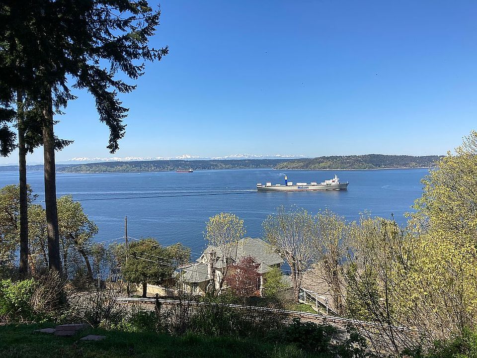 1st image of 6302 Madrona Dr NE