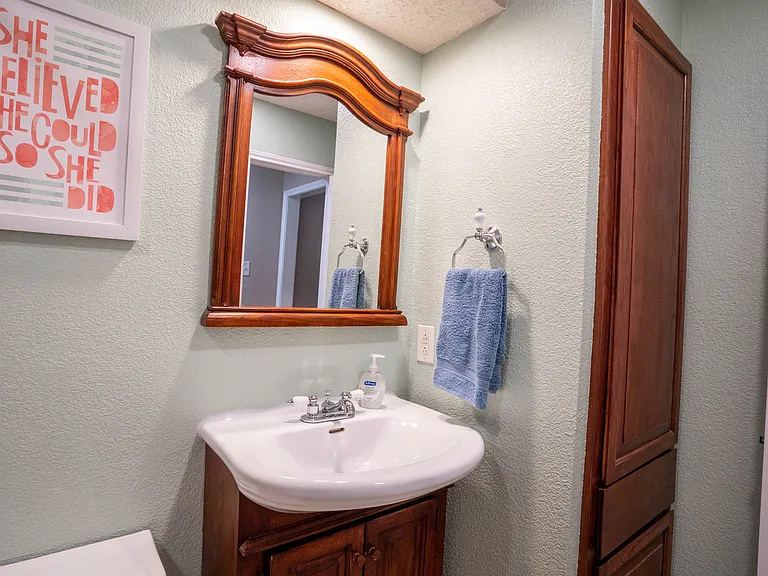 1429 Hall Dr — Photo 32