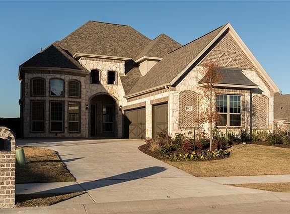 2nd image of 302 Iris Dr
