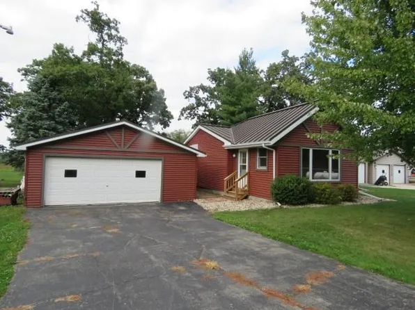 W1712 Fur Dr, Montello, WI 53949