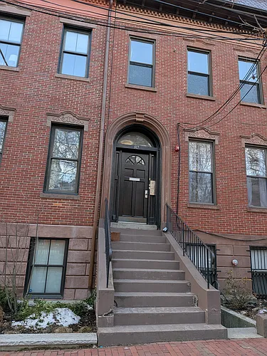 87 3rd St #3 Photo 1