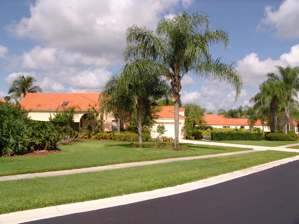 2nd image of 2623 La Cristal Cir