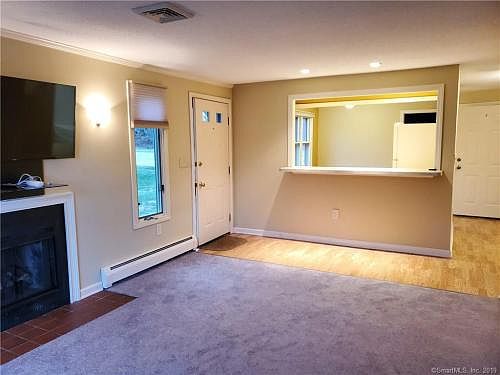 4th image of 31 Hickory Ln #31