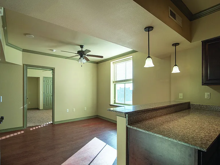 2101 Church Street — Photo 12