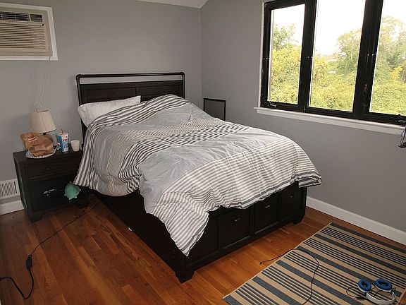 3rd image of 42 Rowan Ave