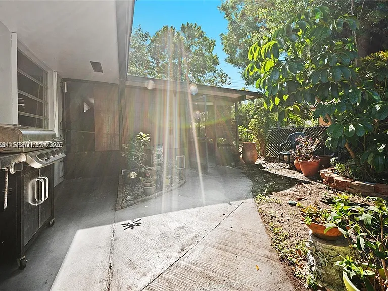 5120 SW 26th Ave #1-2 — Photo 11