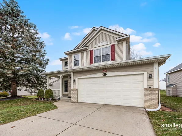 5721 E Grove Dr SE, Kentwood, MI 49512