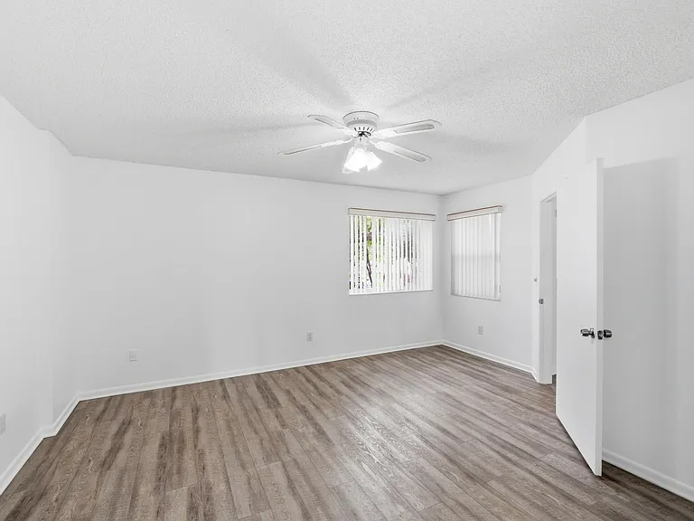 9511 Weldon Cir #G207 — Photo 9