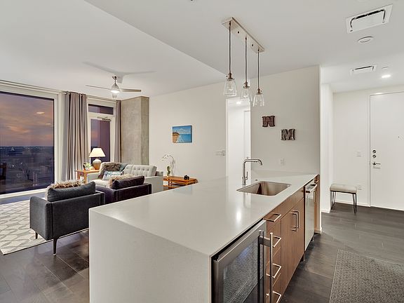 5th image of 301 West Ave #4502