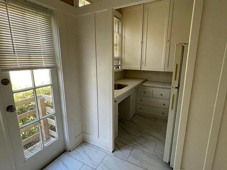 2535 Regent St #9 — Photo 4