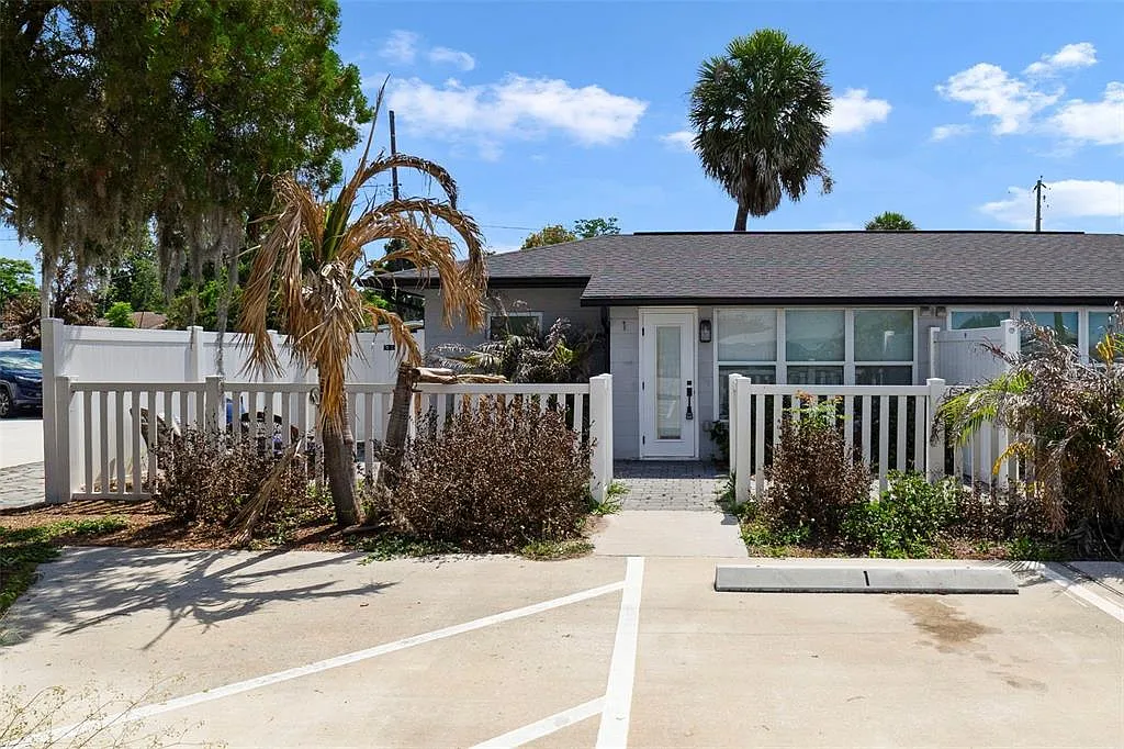 2 bed, 1.0 bath, 467 sqft, $1,600 — Photo 1