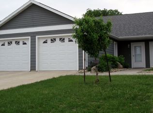 2325 Quail Run Ave, Spirit Lake, IA 51360